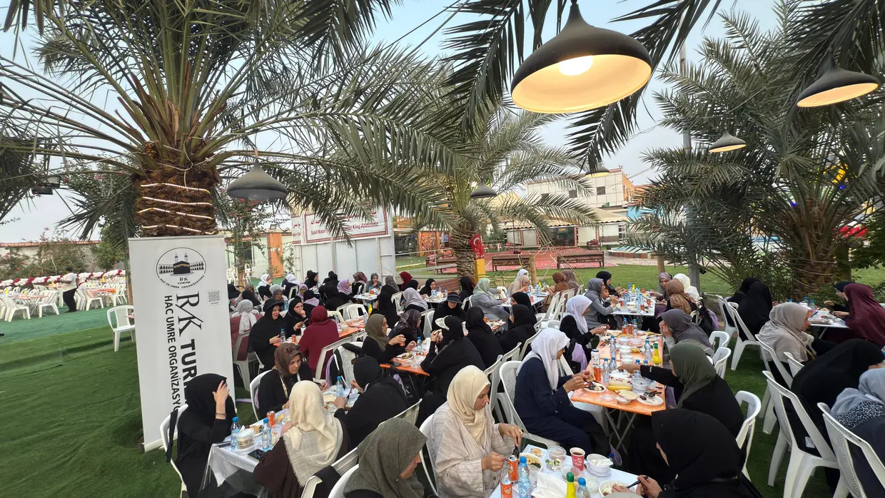 medine ziyaret yerleri, medine ziyaret yerleri nelerdir, medinede gezilecek yerler, medine gezisi, medine turları