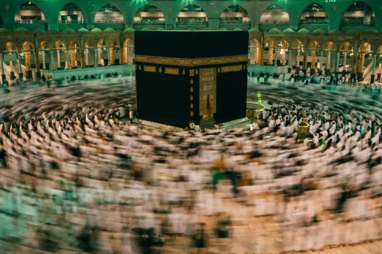 Tavaf Nedir? 6 Madde ile Tavaf